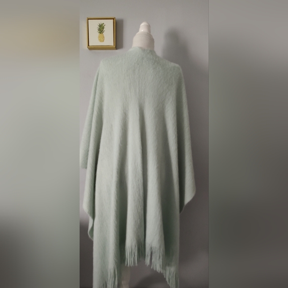 Lauren Conrad Women's Poncho One size color Mint Green excellent condition - Picture 9 of 10